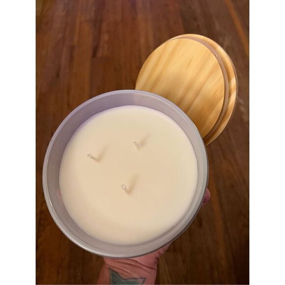 Foundry Candle Co Evergreen 3 Wick Candle - Picture 4 of 6